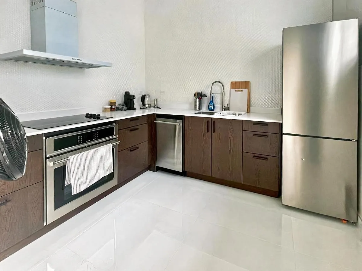 Stunning 3-Bedroom Beachside Apartment San Juan Portoryko